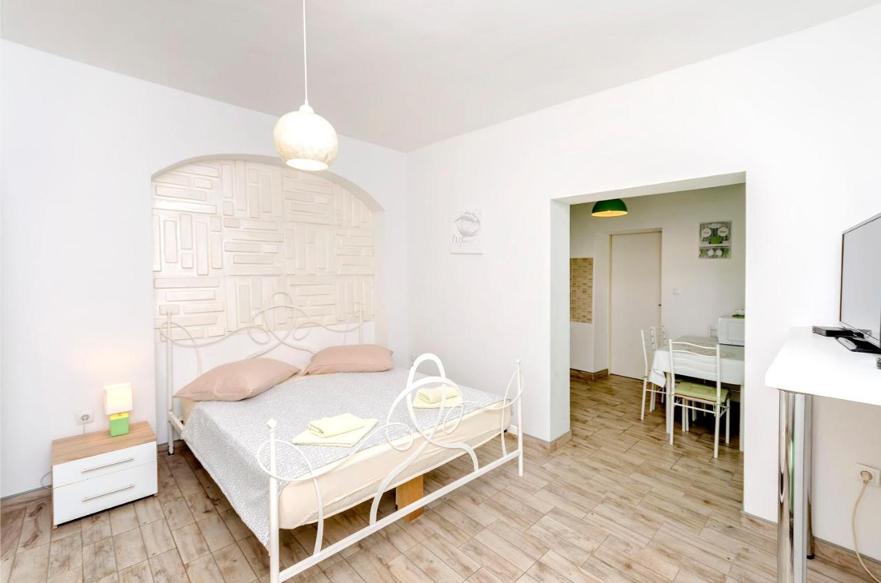 Apartments And Room Take It Easy Tribalj エクステリア 写真