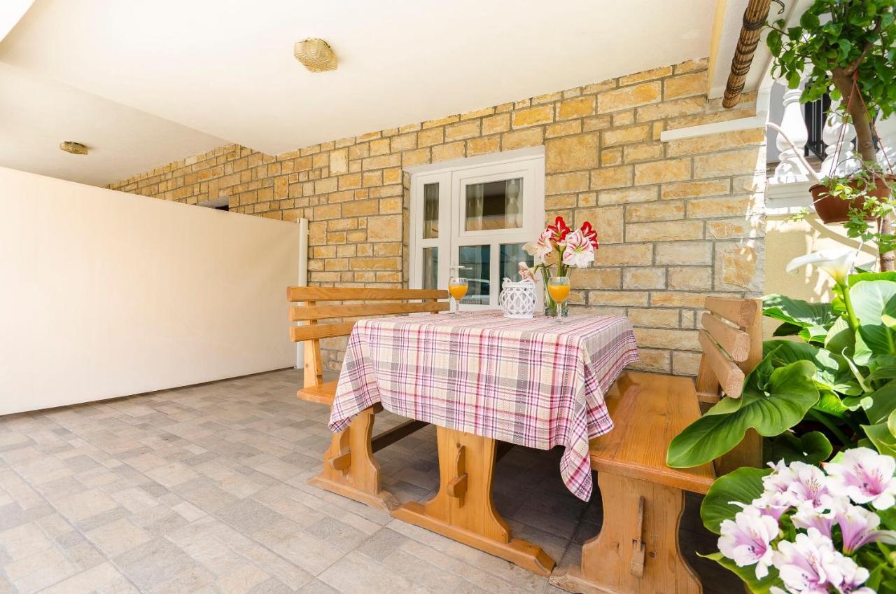 Apartments And Room Take It Easy Tribalj エクステリア 写真