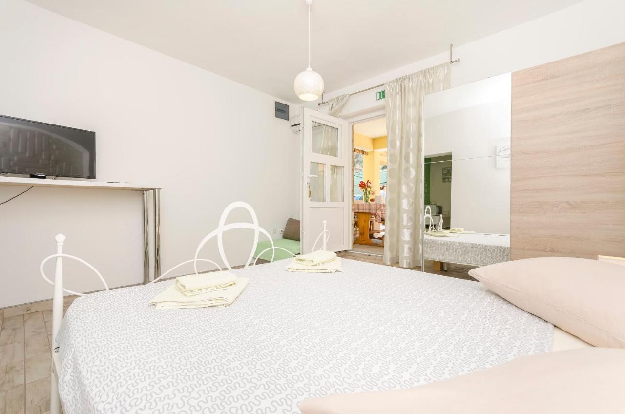 Apartments And Room Take It Easy Tribalj エクステリア 写真